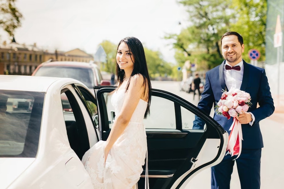 Book a luxury wedding limo service in Cupertino with Palo Alto Limos. Affordable wedding limousine rentals, professional chauffeurs, and elegant rides.